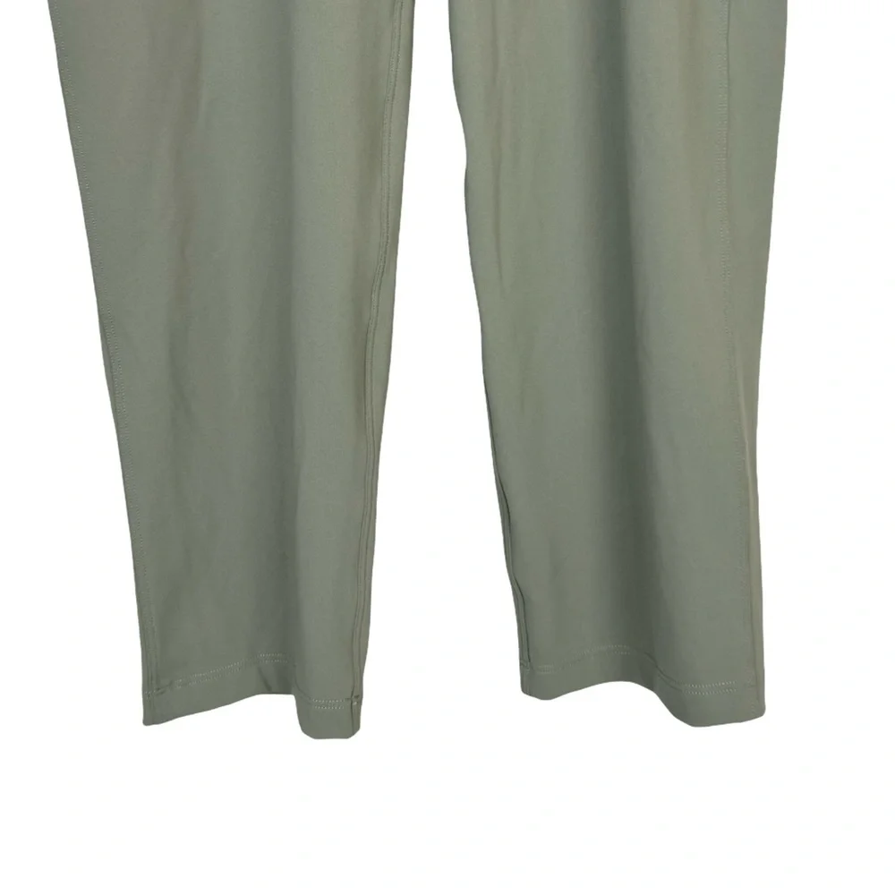 Lululemon On The Fly Pant *27"
Grey Sage Athleisure Travel Workout EUC Size 8 - Picture 6 of 10